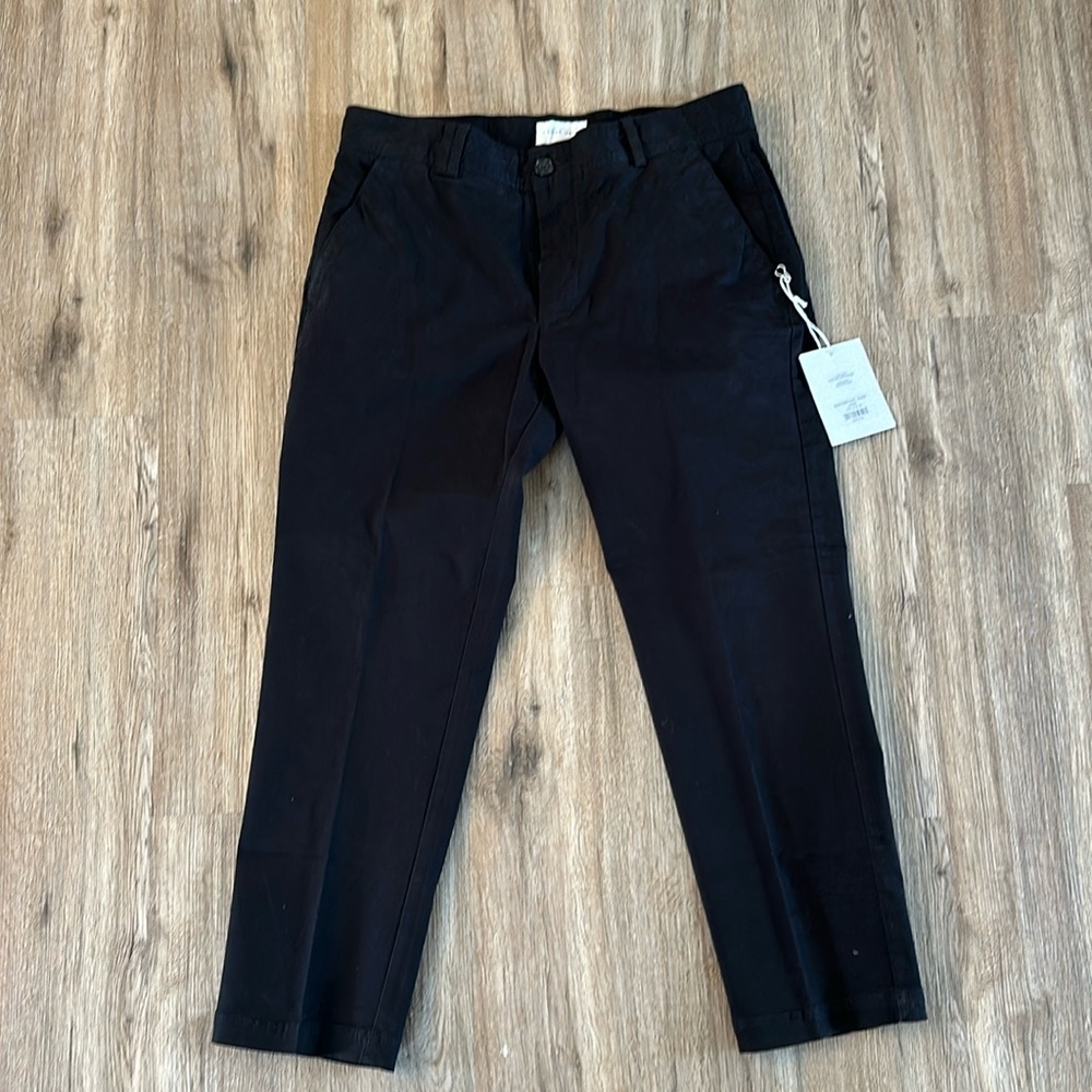I love ugly cropped black Khakis size l